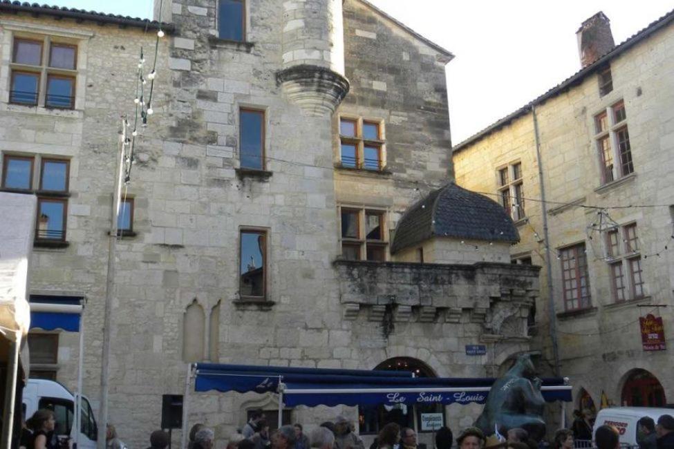 Appartement De Charme Dans Immeuble Haussmannien Perigueux Exterior photo
